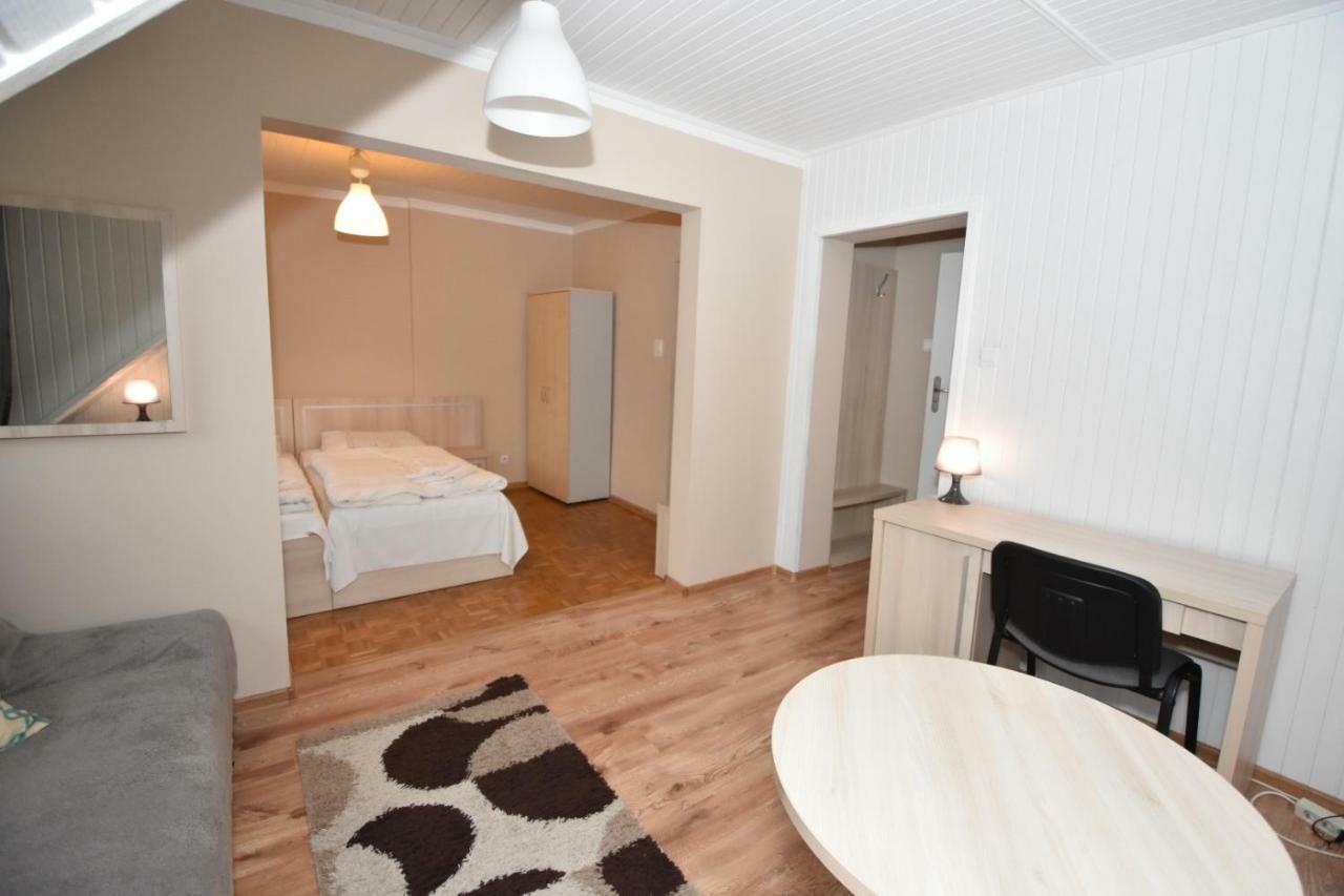 Zielone Pokoje Zielona Gora  Luaran gambar